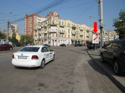 Citylight  in Kyiv, 1.8x1.2  Bul'varno-Kudravs'ka st. (kolis. Vorovs'kogo) - st. Zlatoustivs'ka, bila Cirku, v storonu st. Dmitrivs'koi Photo 1