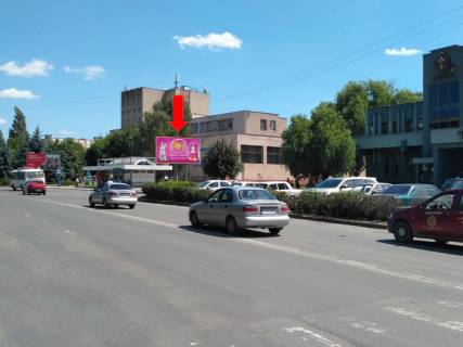 Білборд, Бігборд (Борд)  A у Ужгороді, 3x6  Грушевського вул., 80, біля магазину «Тиса», в бік Минайської вул. Фото 1