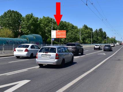 Билборд B в Киеве, 3x6  Воскресенський (Перова б-р) проспект., 1 в бік просп. Романа Шухевича (Генерала Ватутіна) фото 1
