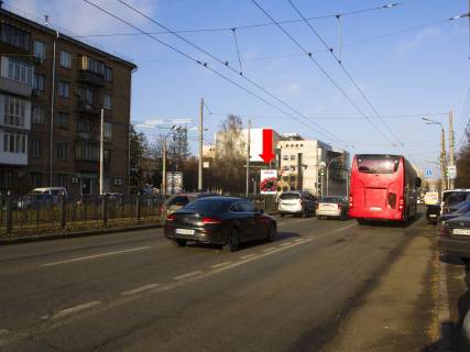 Сiтiлайт  у Києві, 1.8x1.2  Народного Ополчення вул., 2, роздільник, на світлофорі, в сторону пл. Севастопольської, в центр Фото 1