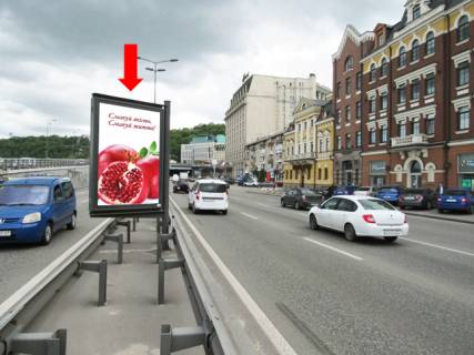 Video Billboard A in Kyiv, 1.8x1.2  Naberezno-Hresatic'ka st., 9, na r/p, (1-2), u bik st.m. "Postova plosa" - 483835 Photo 1