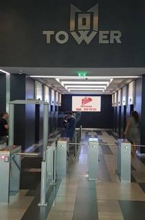 Video Billboard A in Kyiv L'va Tolstogo st., 57, BC 101 Tower, Vnutrisnij ekran, prajs za translaciu rolika 10 sek, 1 raz / 90 sek z 8:00 do 22:00 - 289300 Photo 1