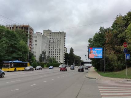 Видеоборд A в Киеве Миколи Міхновського бульвар (Дружби Народів бульвар). - Верхній пров., в сторону Українки бул., ст.м. "Дружби народів", прайс за трансляцію ролика 10 сек 1вихід/90 сек, з 0:00 до 23:59 - 393866 фото 1