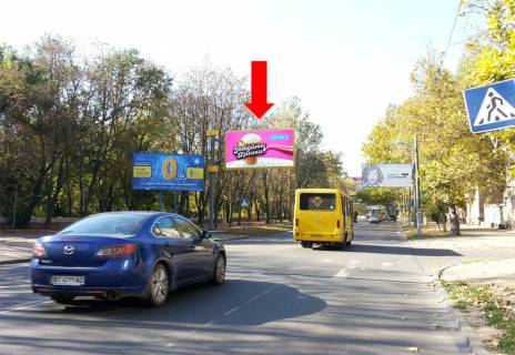 Билборд B в Херсоне, 3x6  Небесної Сотні вул. (кол. 40-річчя Жовтня вул.) / Тираспольська вул., біля парк Херсонська фортеця (кол. Ленінського комсомолу), в центр (флажок) фото 1