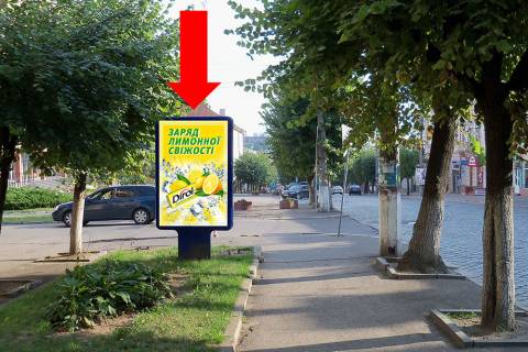 Сiтiлайт B у Чернівцях, 1.8x1.2  Героїв Майдану вул. (кол. Червоноармійська вул.), 3 / Ончула вул. Фото 1