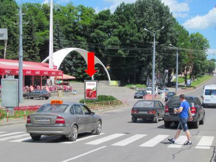 Ситилайт  в Виннице, 1.8x1.2  Соборна вул. / Пирогова вул. / Калічанська (колишня Гагаріна) пл., біля універмагу "Вінницький", центрального парку, в бік Соборної вул. фото 1
