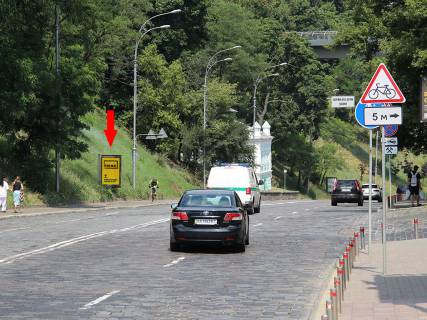 Ситилайт B в Киеве, 1.8x1.2  Владимирский спуск, 100 м від Європейської пл., в бік Поштової пл. фото 1