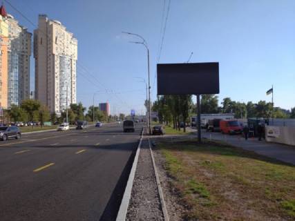 Видеоборд A в Киеве просп. Володимира Івасюка (Героїв Сталінграда)., 4, навпроти супермаркету Novus, в сторону Бандери пр. (колиш. Московський), прайс за трансляцію ролика 10 сек 1вихід/90 сек, з 0:00 до 23:59 - 380569 фото 1