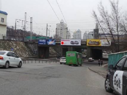 Нестандарт A у Києві Товстого вул., на залізничному мосту. Монтаж + демонтаж оплачується окремо, вартість робіт дорівнює вартості доп. зміни сюжету Фото 1