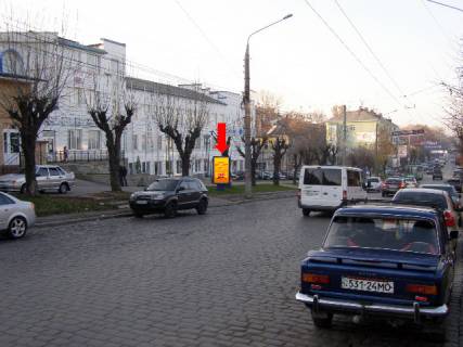 Citylight B in Chernivtsi, 1.8x1.2  Golovna st., 124, bila fabriki "Impul's", v centr Photo 1