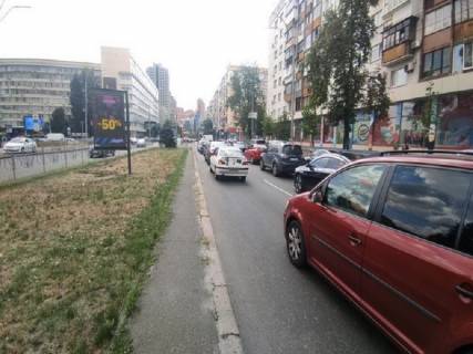 Видеоборд A у Києві Алмазова вул. (колиш. Кутузова), 16/19, розподілювач, в сторону Українки пл., прайс за трансляцію ролика 10 сек 1вихід/80 сек, з 0:00 до 23:59 - 371733 Фото 1