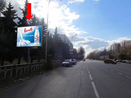 Билборд  в Ужгороде, 3x4  Минайська вул. / Кирила і Мефодія пл., біля готелю "Закарпаття-Інтурист", з центру фото 1