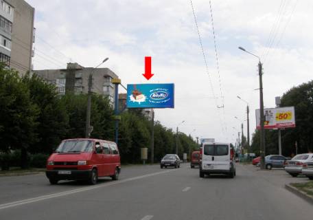 Билборд  в Черновцах, 3x6  Героїв Майдану вул. (кол. Червоноармійська вул.), 79, з центру (флажок) фото 1