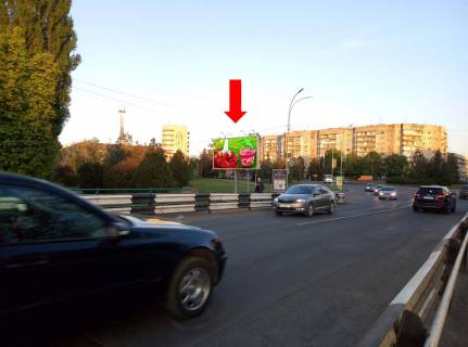 Призма  в Ужгороде, 3x6  Хмельницького пл. / Київська набережна, виїзд з мосту на площу - 448792 фото 1