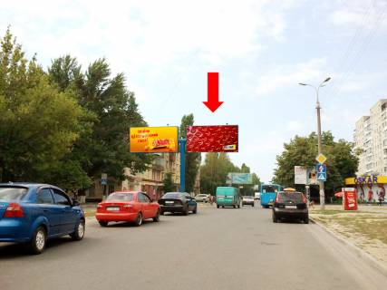 Білборд, Бігборд (Борд)   у Херсоні, 3x6  Університетська вул. (кол. 40-річчя Жовтня вул.), 104, біля кінотеатру "Супутник", роздільник, в центр, права Фото 1