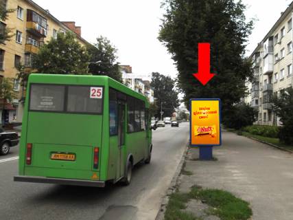 Ситилайт A в Житомире, 1.8x1.2  Київська вул., 65 - Івана Мазепи (Мануїльського) вул., на світлофорі фото 1