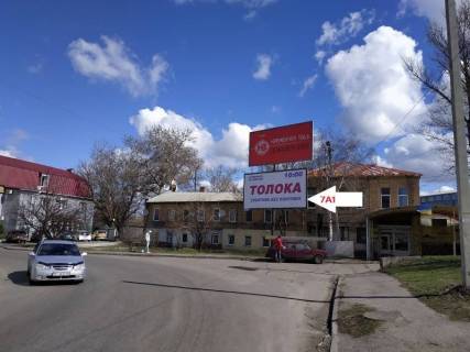 Билборд A в Кременчуге Театральна вул. (колиш. Воровського вул.), 46 - вул. Старшого лейтенанта Кагала (кол. Першотравнева)., нижній фото 1