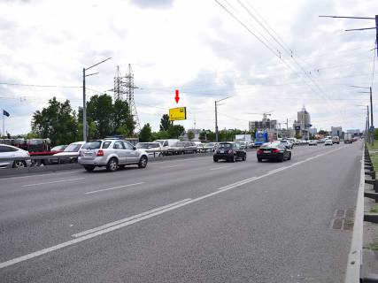 Билборд B в Киеве, 3x6  Бандери пр. (колиш. Московський пр.) 28, біля супермаркету "Метро", в сторону ст.м. Почайна (колишня Петрівка) фото 1