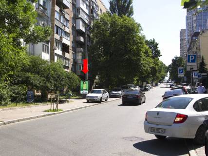 Ситилайт B в Киеве, 1.8x1.2  Хмельницького вул., 94, навпроти готелю "Опера", в сторону вул. Хрещатик фото 1