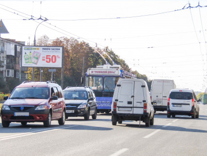 Billboard B in Kharkiv, 3x6  Байрона (кол. Героїв Сталінграда) пр. - Фонвізіна вул., 10, в центр Photo 1
