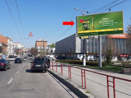 Билборд A в Кропивницкий (Кировоград), 3x6  В. Перспективна вул. (кол. Маркса вул.) / Набережна вул., поряд з ЦУМом, супермаркетом "Сільпо", центральним ринком фото 1
