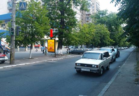Ситилайт B в Черкассах, 1.8x1.2  Шевченка бул. / Небесної Сотні вул. (кол. Леніна вул.), біля магазину "АТБ", Укрсиббанку фото 1