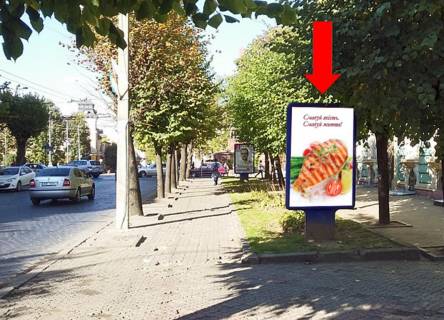 Сiтiлайт A у Чернівцях, 1.8x1.2  Героїв Майдану вул. (кол. Червоноармійська вул.), 1, біля ЧНУ ім. Федьковича Фото 1