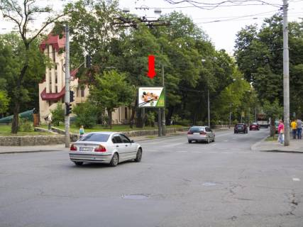 Scrolller, Scroll  in Kyiv, 2.3x3.14  Illenko st. (kolis. Mel'nikova st.), 20 - st. Drevlans'ka, na svitlofori, v centr - 444922 Photo 1