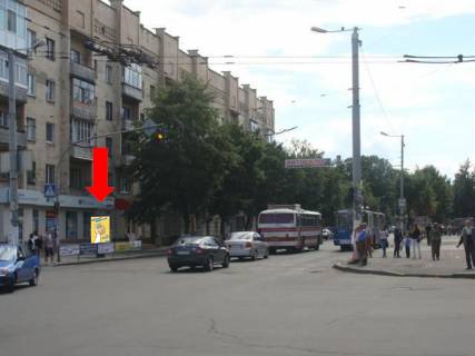 Ситилайт B в Житомире, 1.8x1.2  Київська вул., 96 / Східна вул., біля Сбербанку, лобмарду "Благо", на світлофорі фото 1