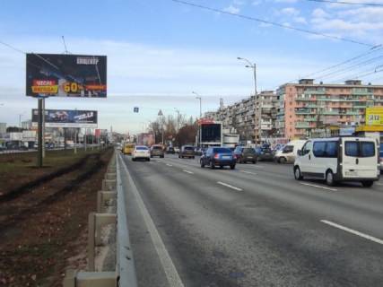 Видеоборд A в Киеве Кільцева дорога - Тулузи вул., розподілювач, навпроти "Борщагівський ринок", в сторону просп. Берестейський (Перемоги)., прайс за трансляцію ролика 10 сек 1вихід/90 сек, з 0:00 до 23:59 - 394992 фото 1