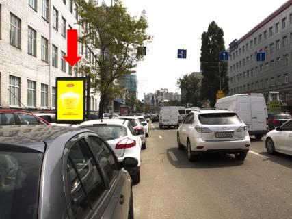 Ситилайт A в Киеве, 1.8x1.2  Жилянська вул., 142, навпроти пабу "Портер", в сторону центру фото 1