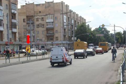 Ситилайт  в Житомире, 1.8x1.2  Київська вул., 98 / Східна вул., навпроти ТЦ "Ярмарок", супермаркету "Ельдорадо", на світлофорі фото 1