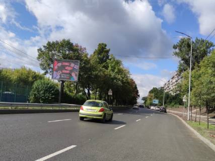 Видеоборд A в Киеве Борщагівська вул., 10, роздільник, з центру, прайс за трансляцію ролика 10 сек 1вихід/90 сек, з 0:00 до 23:59 - 393774 фото 1