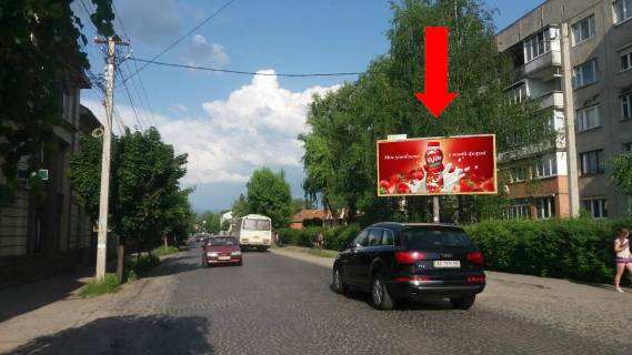 Билборд A в Мукачеве, 3x6  Зріні вул., 121, в центр фото 1