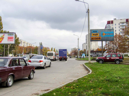 Prismatron, Prism A in Kharkiv, 3x6  Нескорених (кол. Героїв Праці) вул. - Гвардійців-Широнінців вул., 69/42, з центру - 667255 Photo 1
