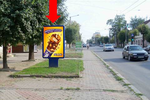 Citylight  in Chernivtsi, 1.8x1.2  Geroiv Majdanu st. (kol. Cervonoarmijs'ka st.), 37 / Sadova st., z centru Photo 1
