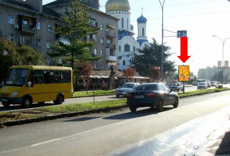 Ситилайт  в Ужгороде, 1.8x1.2  Свободи пр. / Марії Заньковецької (Шолохова) вул., Кирила і Мефодія пл., роздільник фото 1