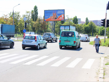 Призматрон, Призма B у Харкові, 3x6  просп. Льва Ландау (50-річчя СРСР)., 91, з центру - 666381 Фото 1