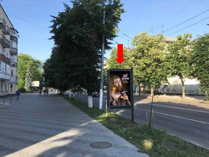 Сiтiлайт  у Житомирі, 1.8x1.2  Київська вул., 9 / Театральна вул., біля ПУМБу, на світлофорі Фото 1