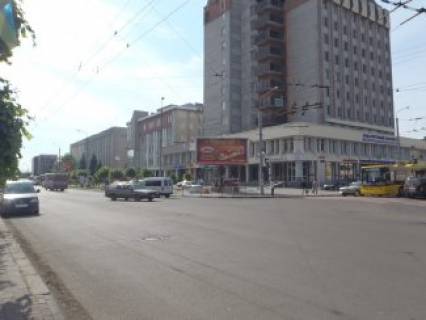 Призма  в Ивано-Франковске, 3x6  Бандери вул. - Незалежності вул., на світлофорі - 436171 фото 1