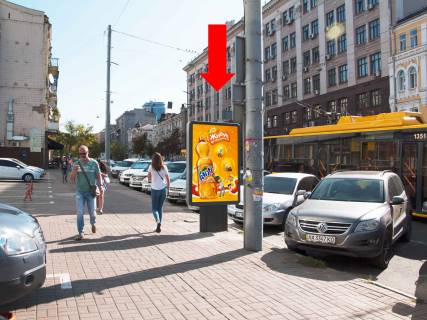 Citylight B in Kyiv, 1.8x1.2  Petluri st., 28 / st. Zilans'ka, v storonu st. Saksagans'kogo Photo 1