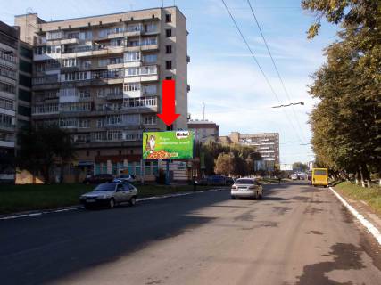 Билборд  в Ивано-Франковске, 3x6  Тролейбусна вул., 12, біля аптеки, в центр фото 1