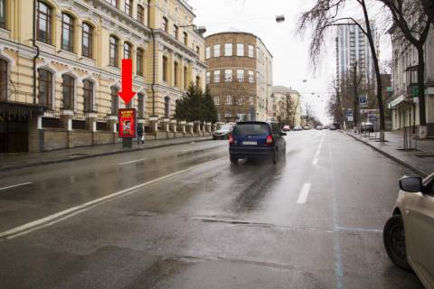 Ситилайт  в Киеве, 1.8x1.2  Бульварно-Кудрявська вул. (колиш. вул. Воровського), 24, в сторону пл. Львівська фото 1