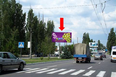 Билборд  в Кременчуге, 3x6  Свободи пр. (кол. 60-річчя Жовтня вул.) 83/1 /  Московська вул., роздільник, з центру фото 1