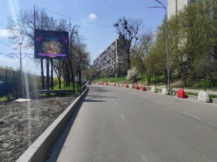 Билборд A в Киеве Борщагівська вул., 10, роздільник, з центру, прайс за трансляцію ролика 10 сек 1вихід / 80 сек, з 0:00 до 23:59 фото 1