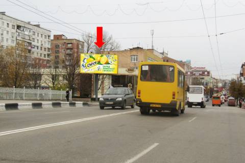 Билборд  в Кропивницкий (Кировоград), 3x6  В. Перспективна вул. (кол. Маркса вул.) / Набережна вул., навпроти супермаркету "Сільпо", центрального ринку фото 1