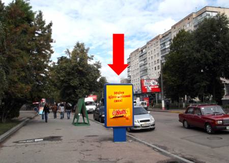 Ситилайт B в Житомире, 1.8x1.2  Кочерги вул. / Бердичівська вул., 31, на світлофорі фото 1