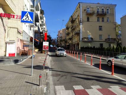 Ситилайт  в Киеве, 1.8x1.2  Костьольна вул. 3 - Майдан Незалежності, біля ресторану "Tres Francais", в сторону вул. Трьохсвятительської фото 1