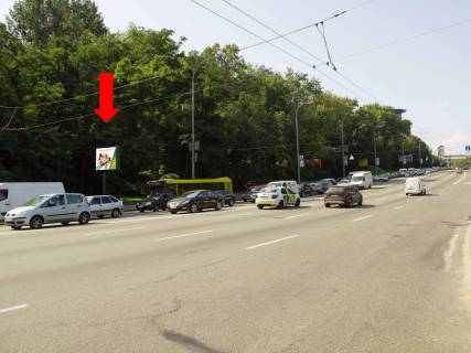 Бэклайт  в Киеве, 2.3x3.14  Миколи Міхновського бульвар (Дружби Народів бульвар). / вул. Старонаводницька, на світлофорі, в сторону бул. Українки, ст.м. "Дружби народів" фото 1