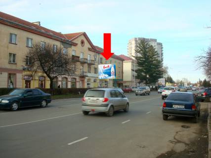 Билборд B в Ужгороде, 3x4  Свободи пр., біля магазину "Фокстрот" фото 1